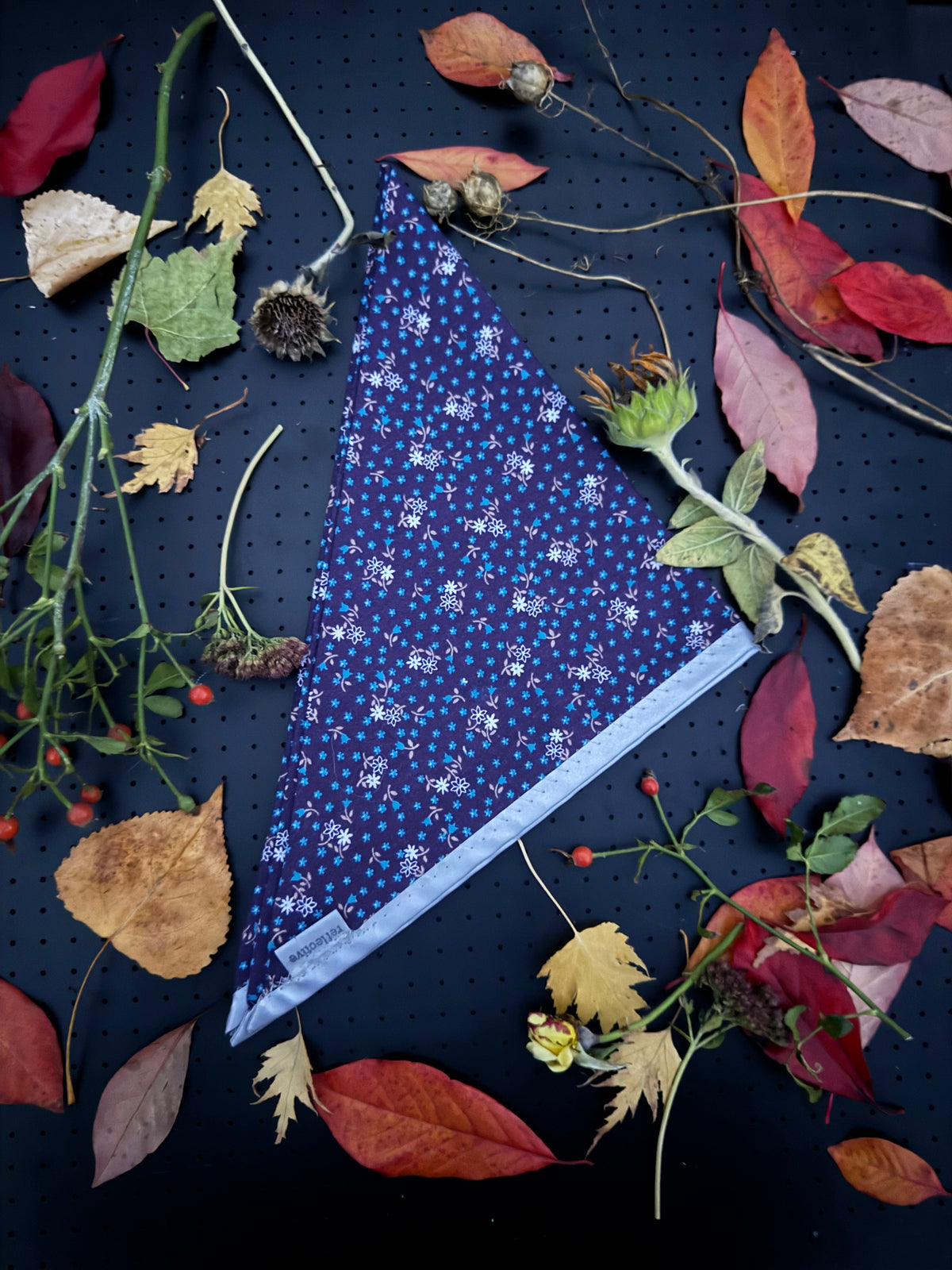 Purple floral L Reflective Bandana